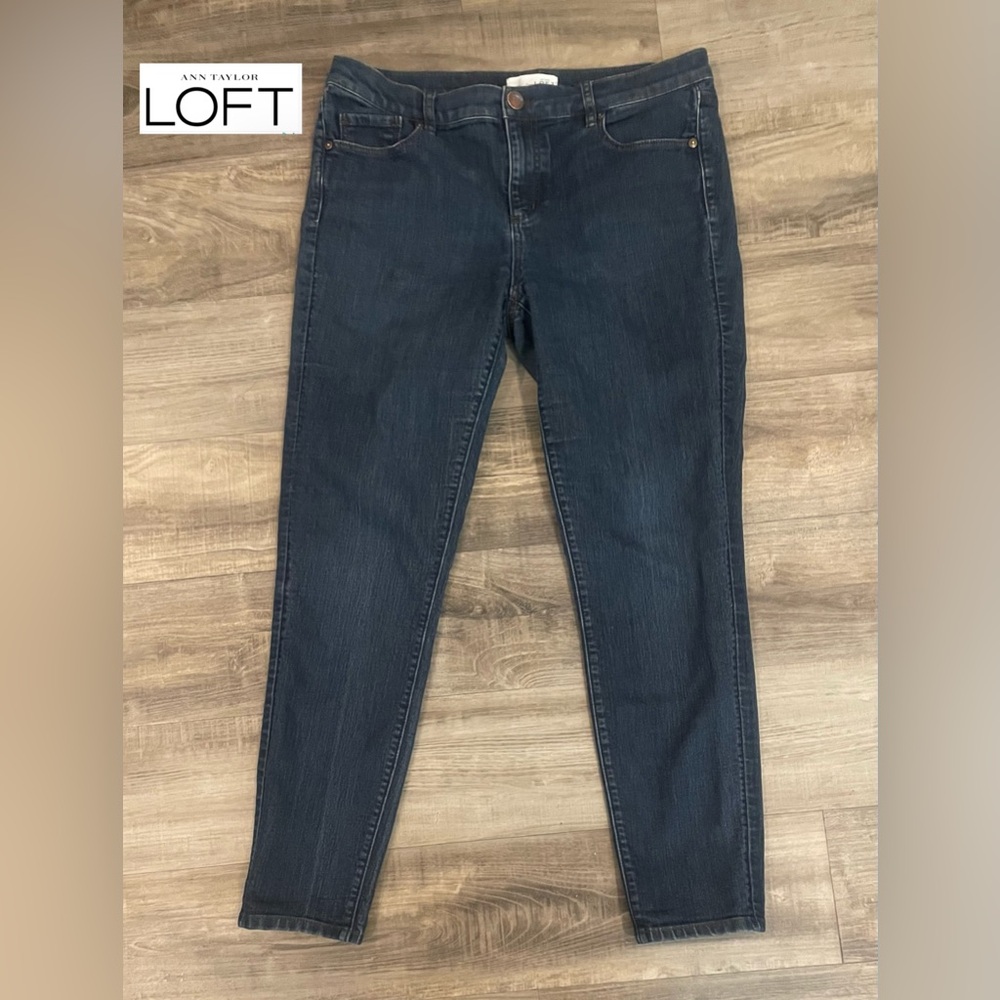 LOFT Dark Wash Skinny Jeans Size               10 / 30" Waist